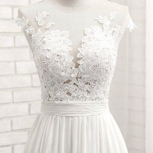 NEW chapel train lace A-Line V-neck wedding dress